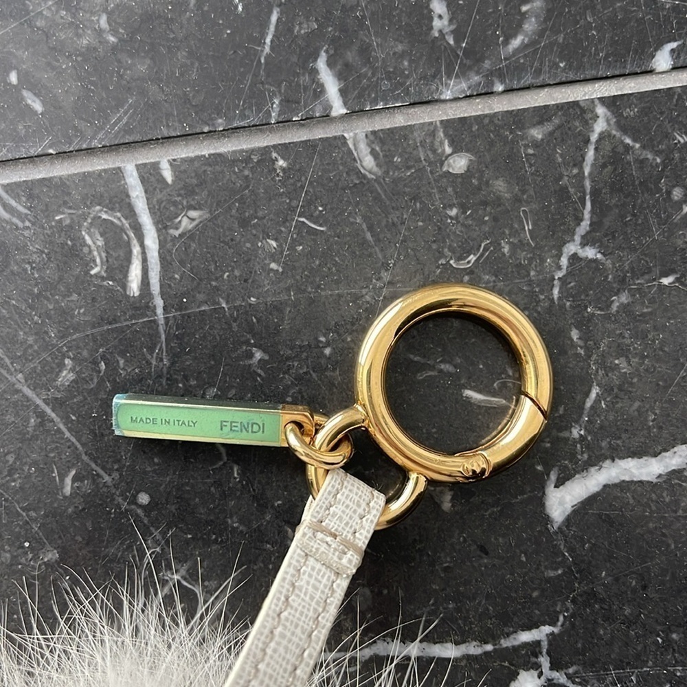 FENDI ivory white fur pouf Pompom bag charm - Picture 4 of 5